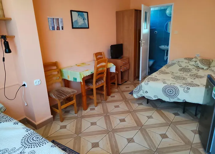 Quarto em Acomodações Particulares Goscinne Ma-ja